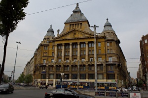 Zoom in Deak square corner building